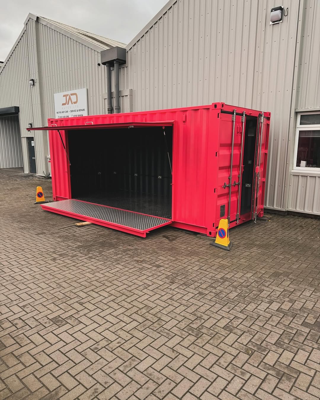 20ft Pop-Up Shipping Container