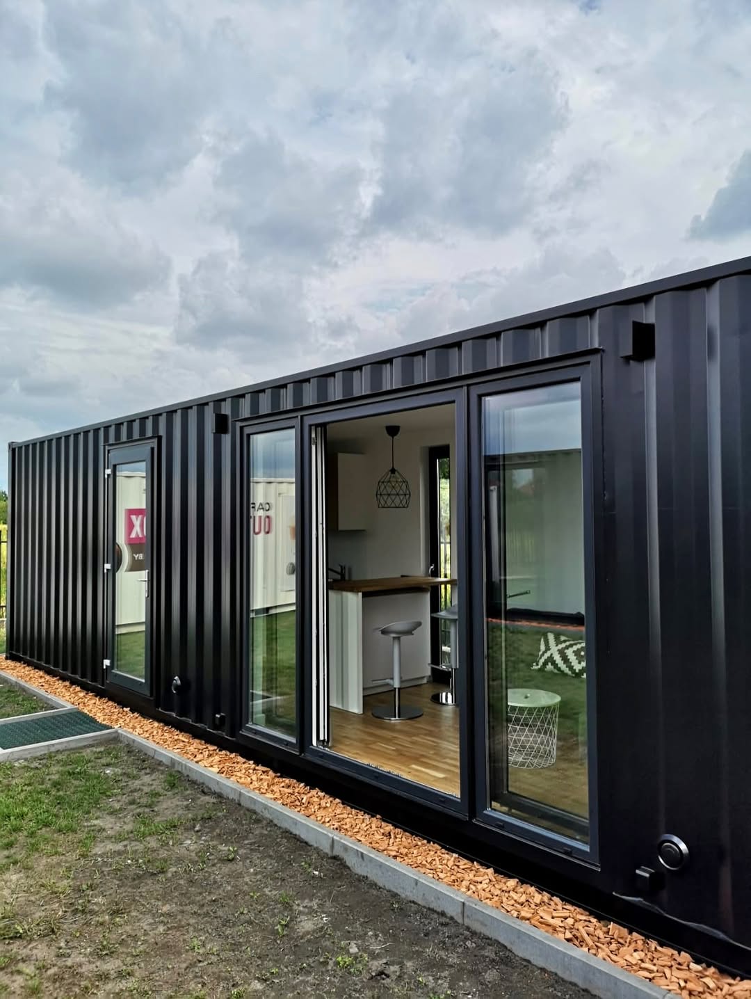 12M/40FT Modern Shipping Container Home