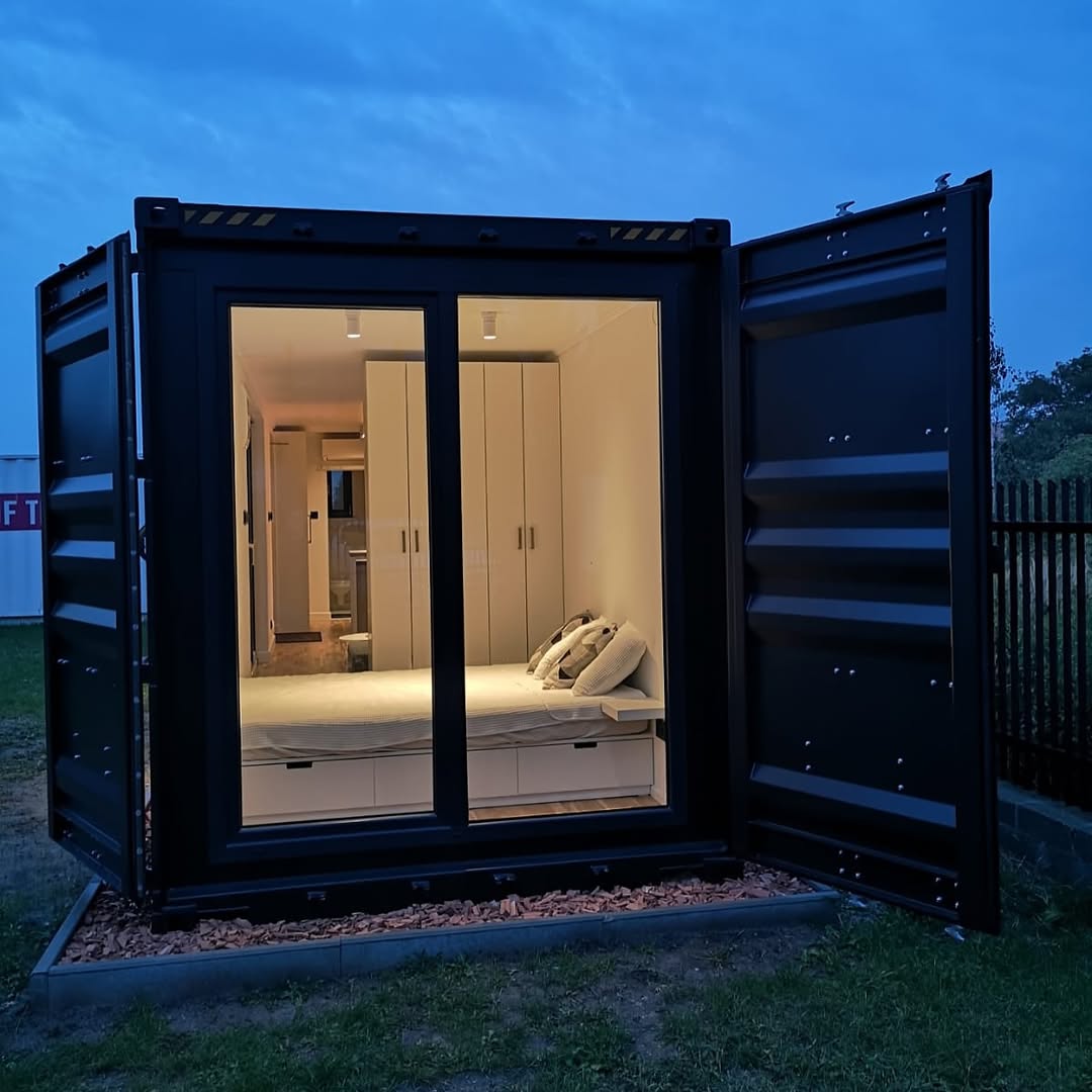 Modern Container Home Pod