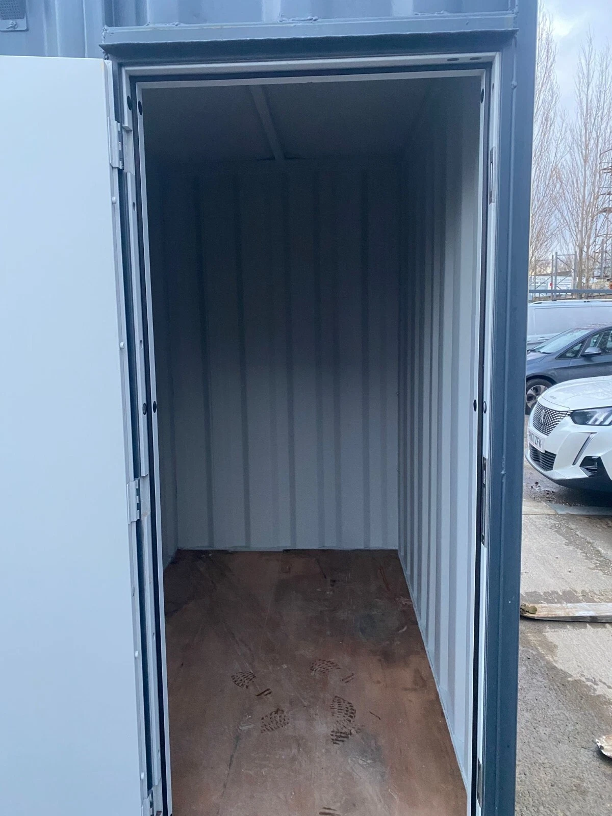 8ft x 4ft Container Garden and tool storage shed - Image 4