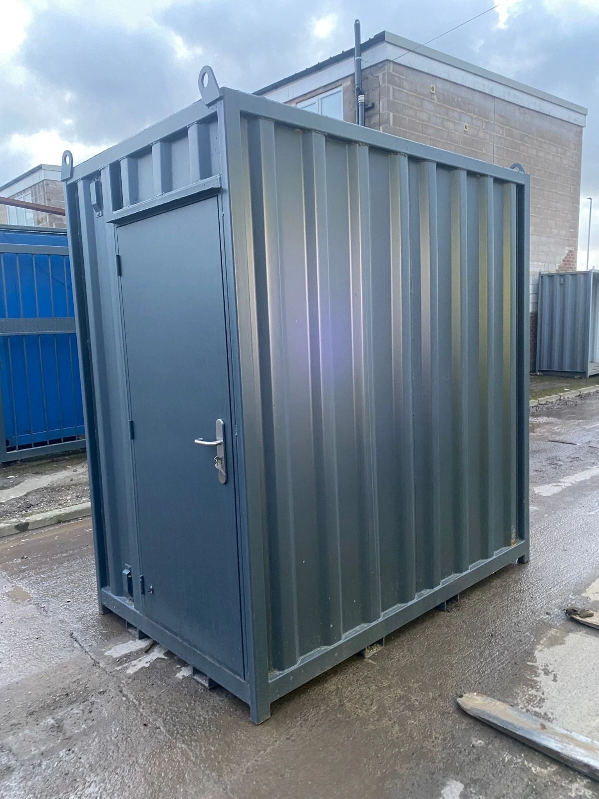 8ft x 4ft Container Garden and tool storage shed